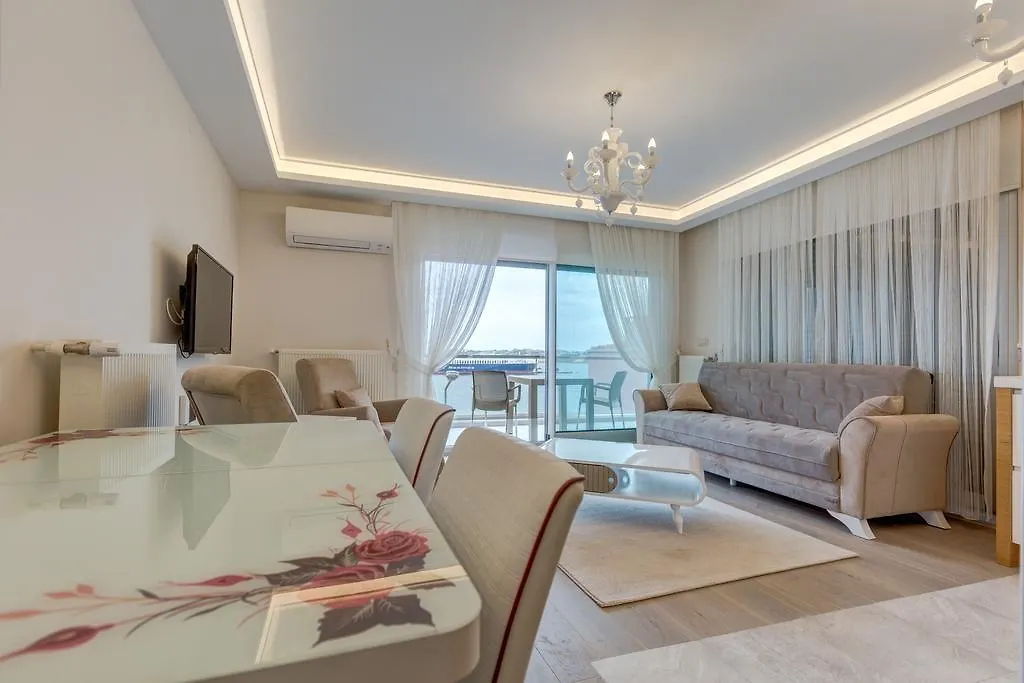 Paris Residence Cesme Guest house
